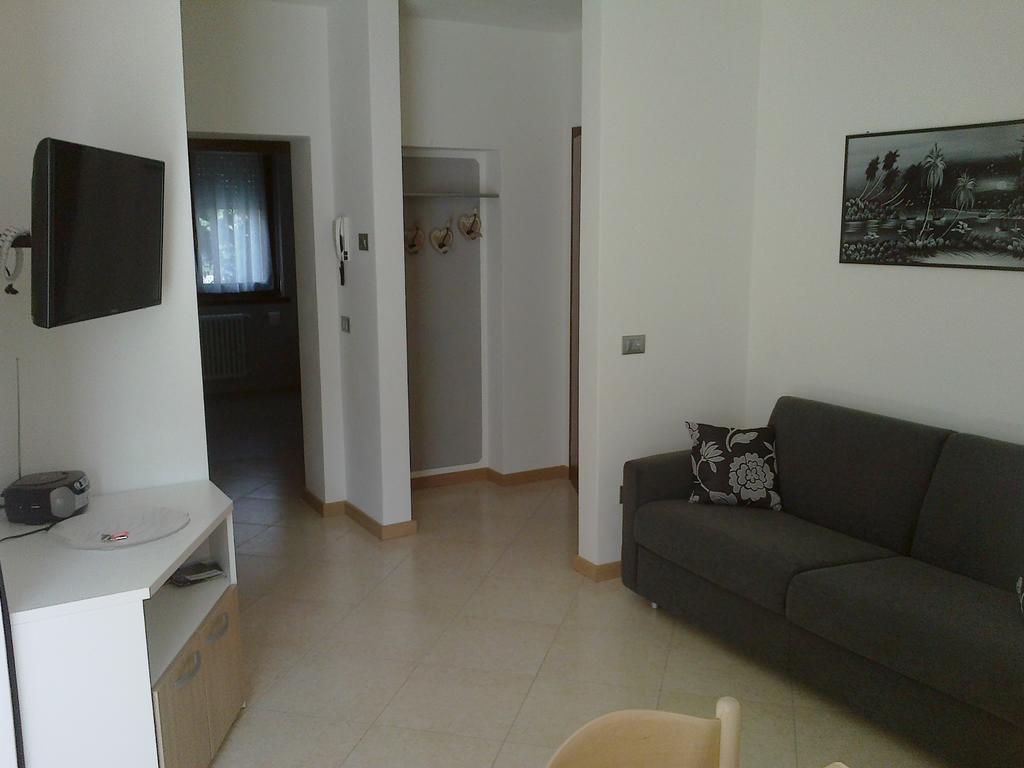 Casa Ferrari Monica Appartement Calceranica al Lago Kamer foto