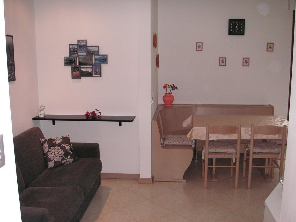 Casa Ferrari Monica Appartement Calceranica al Lago Buitenkant foto