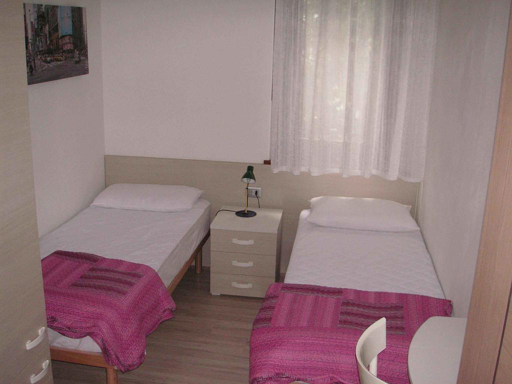 Casa Ferrari Monica Appartement Calceranica al Lago Kamer foto