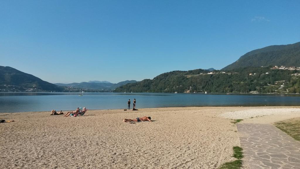 Casa Ferrari Monica Appartement Calceranica al Lago Buitenkant foto