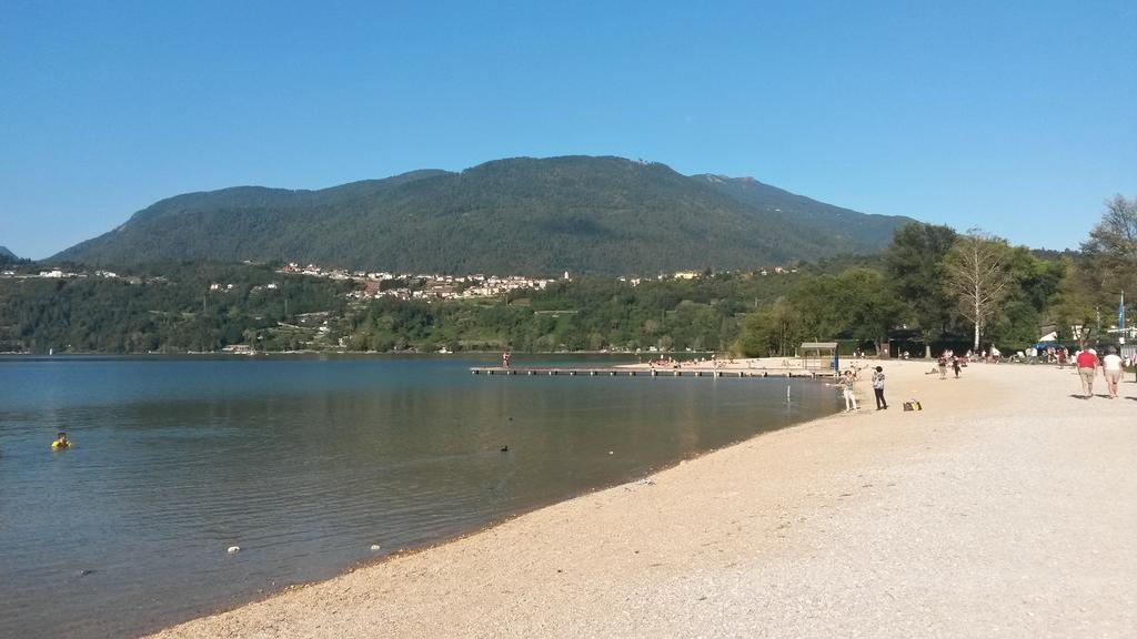 Casa Ferrari Monica Appartement Calceranica al Lago Buitenkant foto