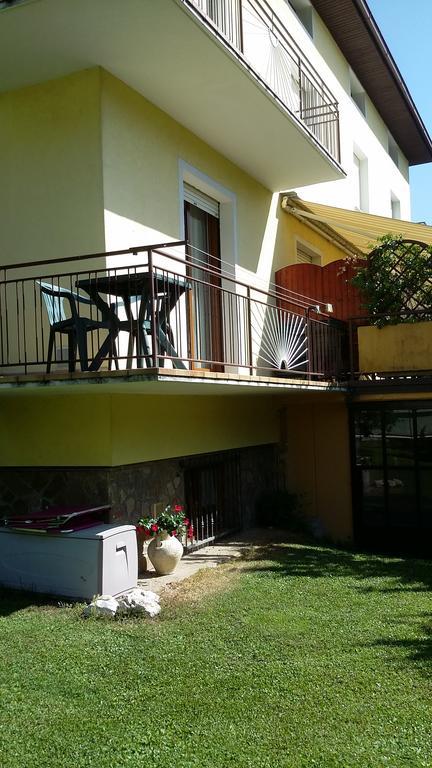 Casa Ferrari Monica Appartement Calceranica al Lago Buitenkant foto